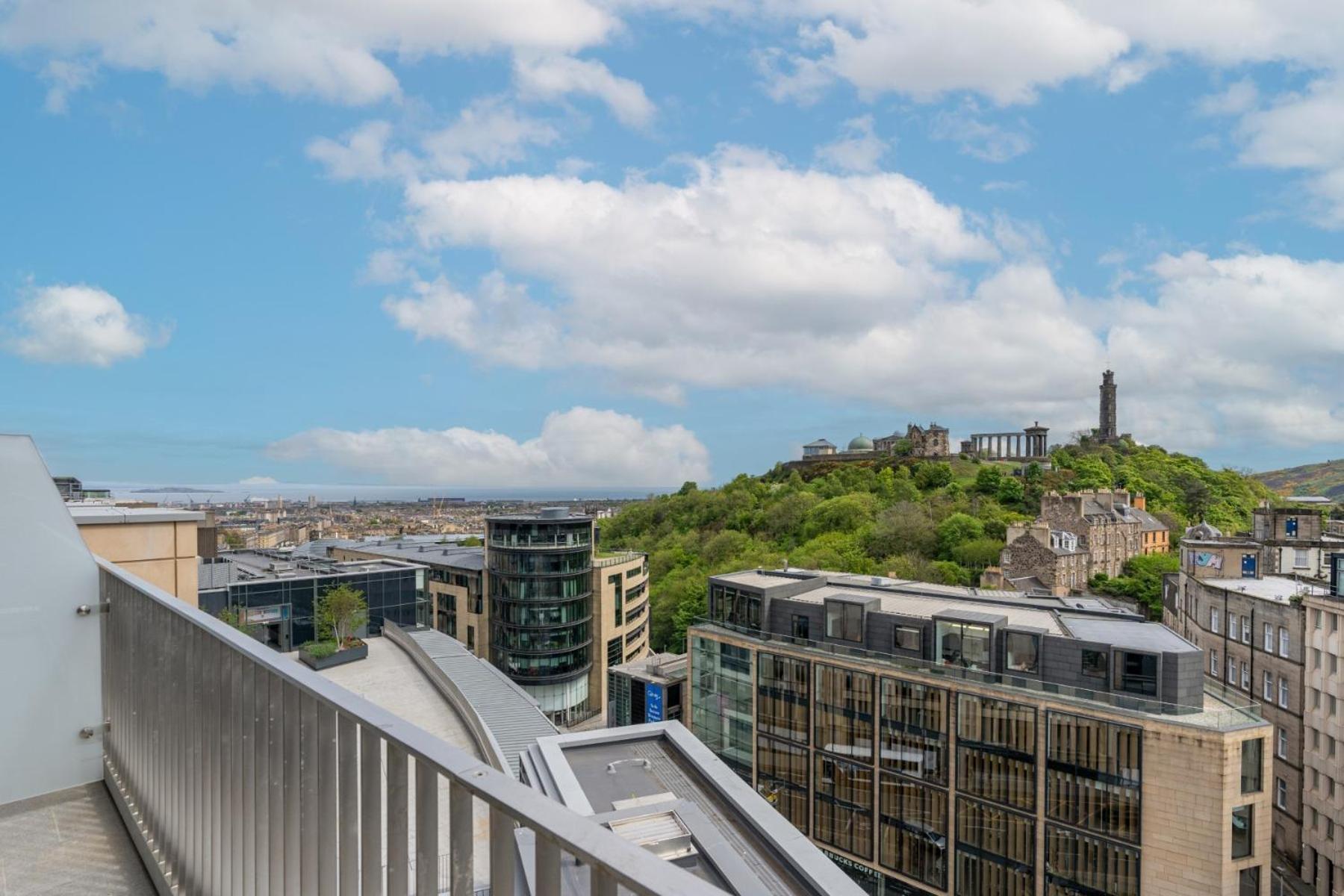 Roomzzz Edimburgo Esterno foto